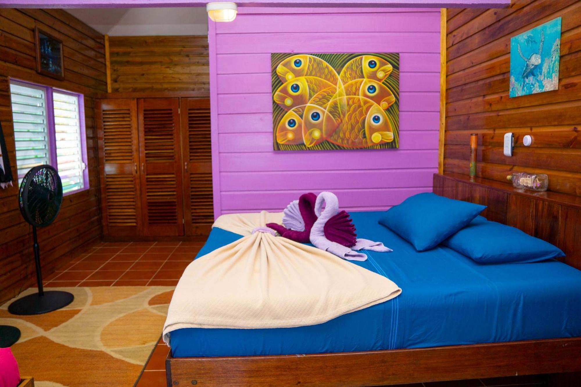 King Lewey'S Island Resort Placencia エクステリア 写真