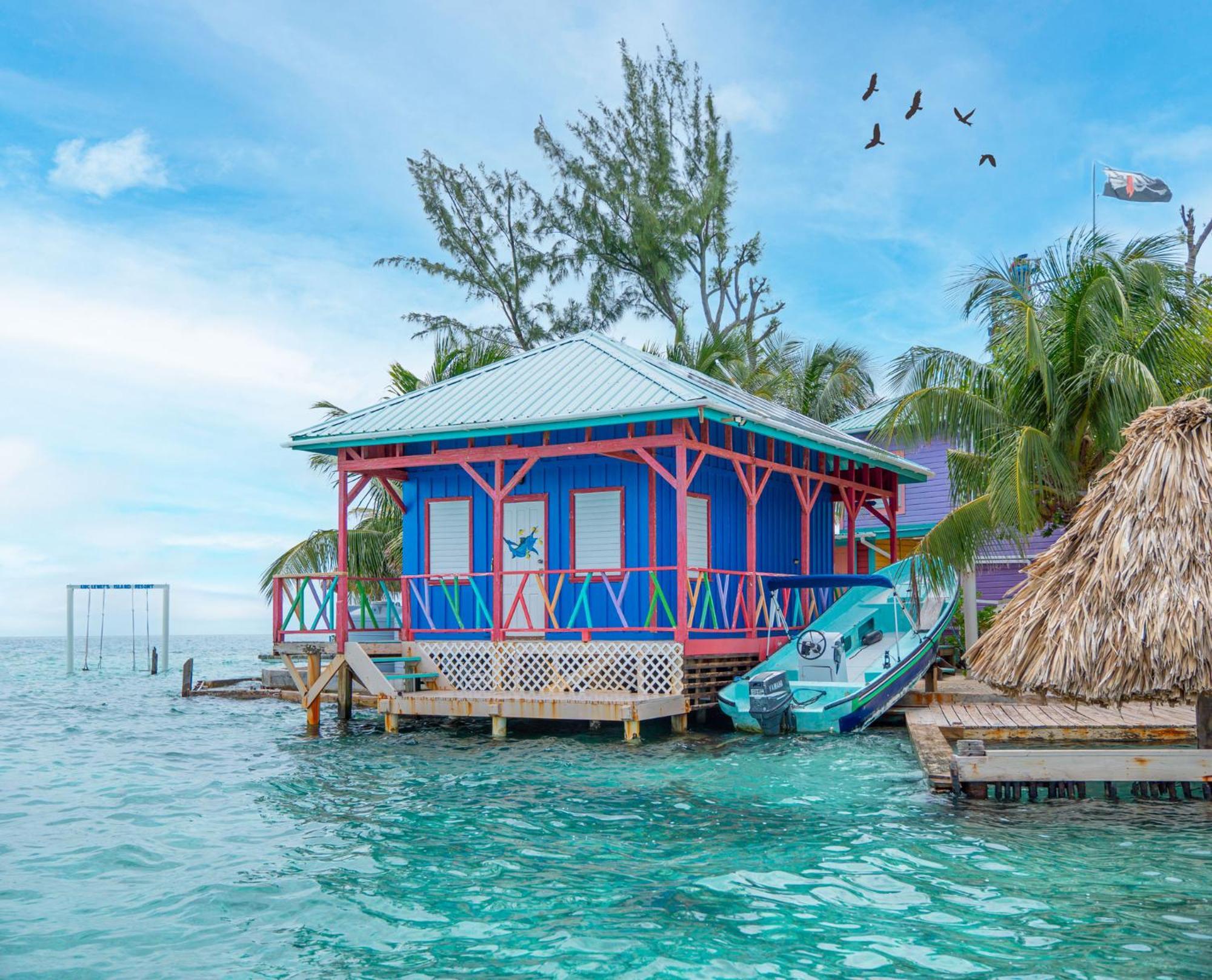King Lewey'S Island Resort Placencia エクステリア 写真