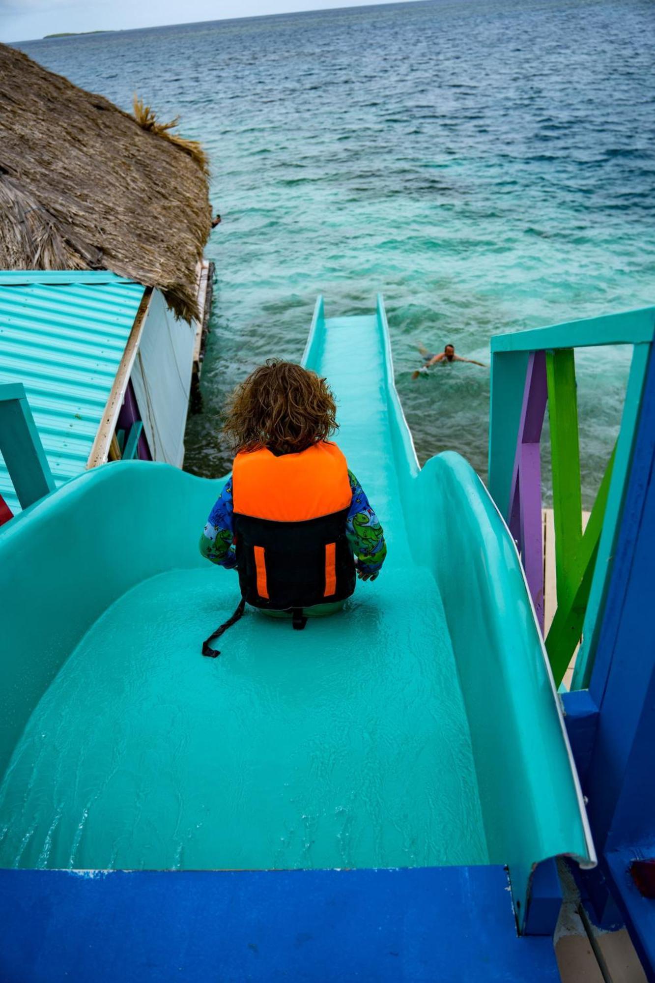 King Lewey'S Island Resort Placencia エクステリア 写真