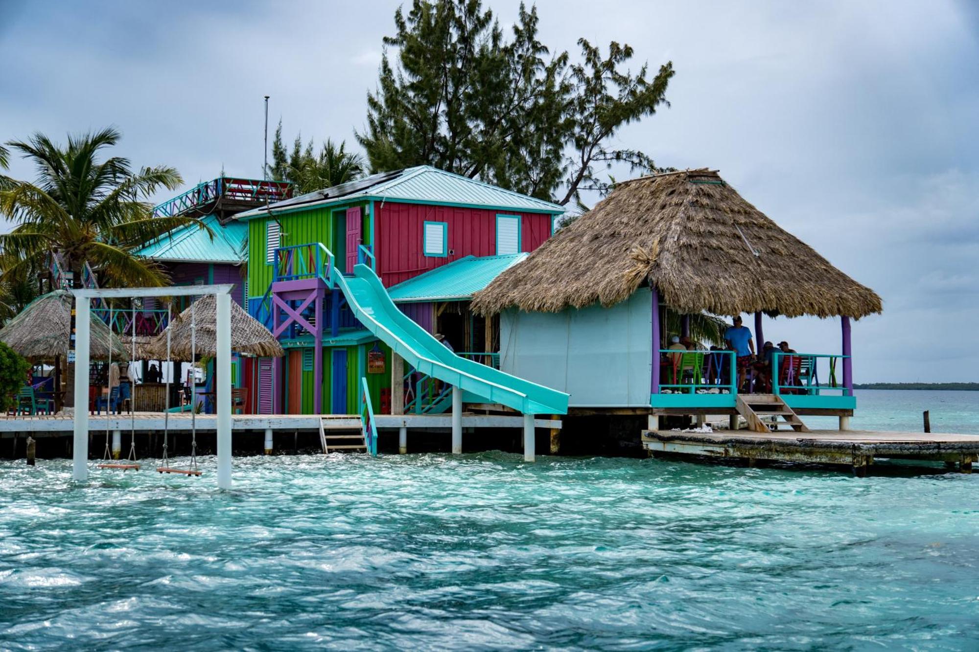 King Lewey'S Island Resort Placencia エクステリア 写真
