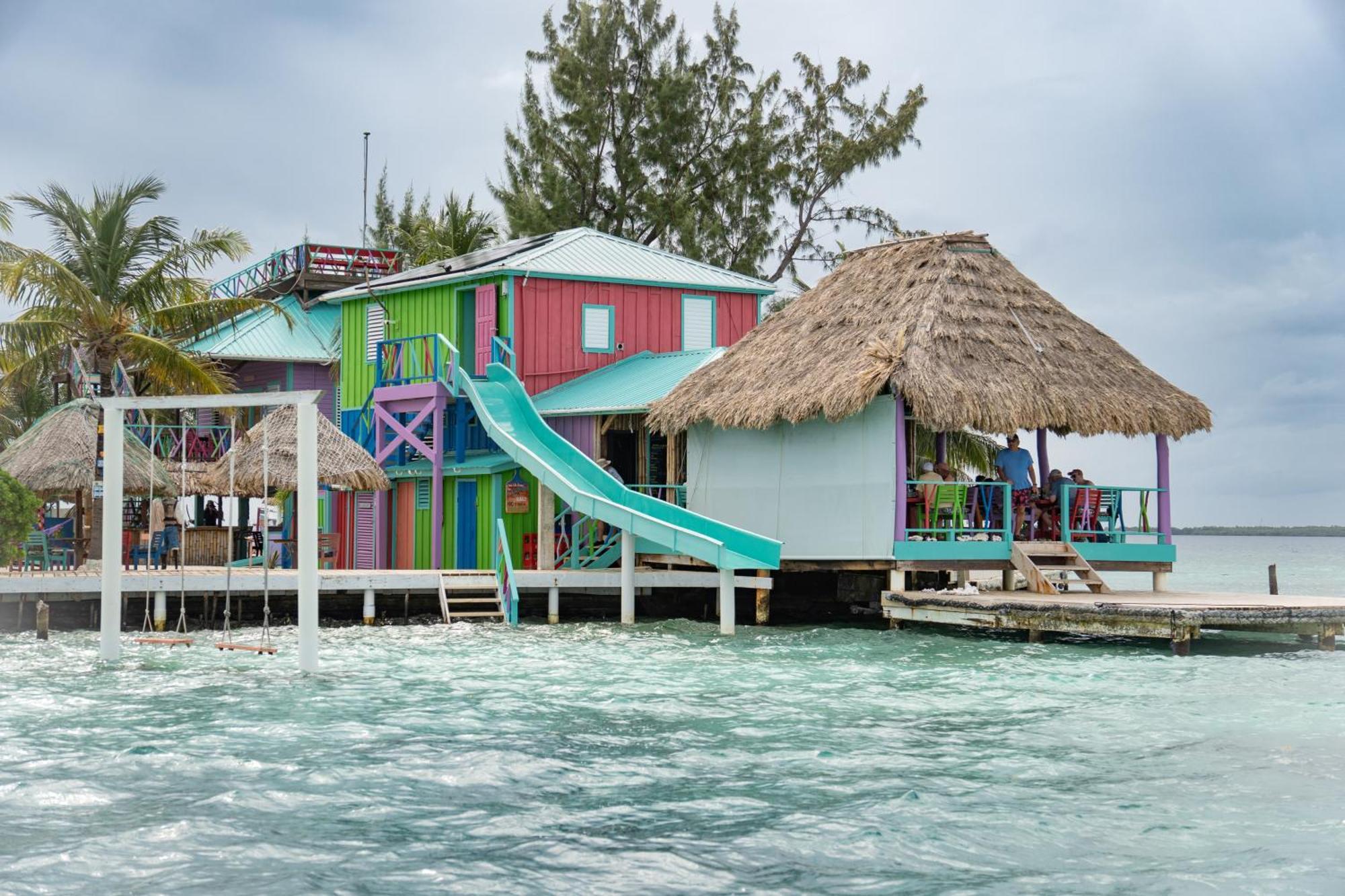King Lewey'S Island Resort Placencia エクステリア 写真