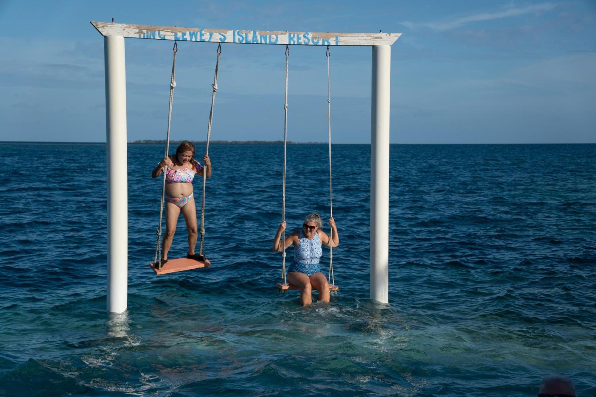 King Lewey'S Island Resort Placencia エクステリア 写真