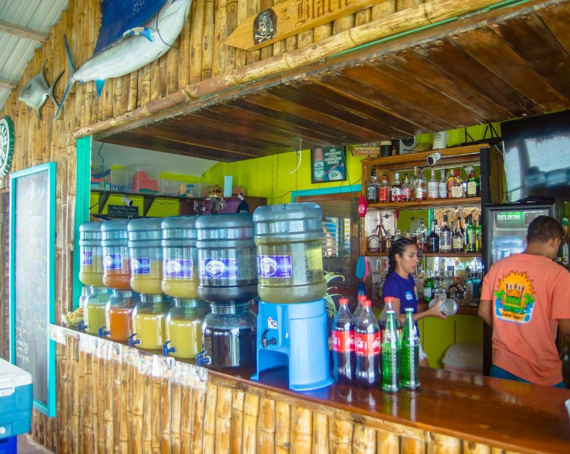 King Lewey'S Island Resort Placencia エクステリア 写真